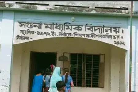 নিয়োগে অনিয়মের অভিযোগ
