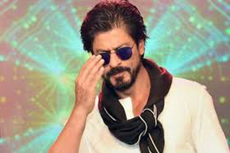 পিপিই দিলেন শাহরুখ