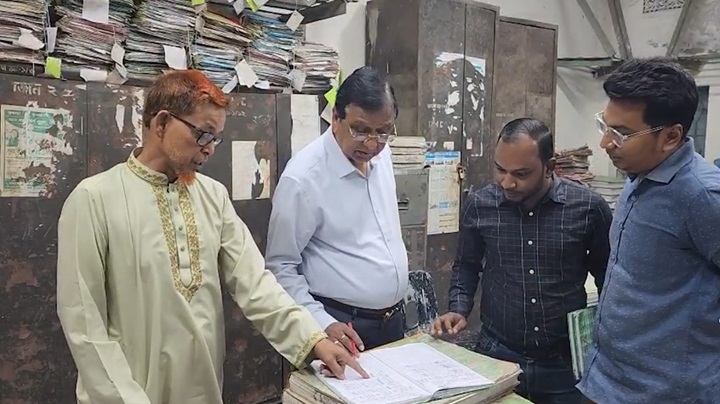 ডিএসসিসি প্রশাসকের ঝটিকা পরিদর্শনে কর্মস্থলে অনুপস্থিত ২৫% কর্মকর্তা-কর্মচারী