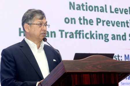 প্রযুক্তির অপব্যবহারে মানবপাচার-চোরাচালান, কড়া বার্তা স্বরাষ্ট্রমন্ত্রীর