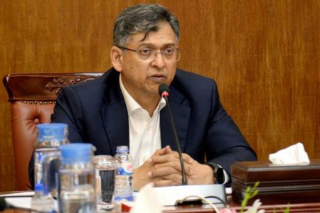 সব বাহিনীর প্রধানদের নিয়ে স্বরাষ্ট্রমন্ত্রীর উচ্চ পর্যায়ের বৈঠক শুরু