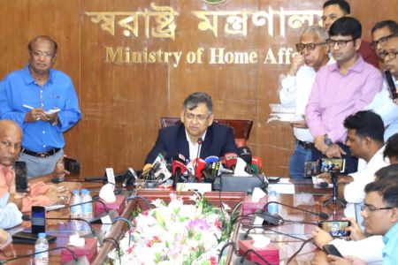 আইনশৃঙ্খলা পরিস্থিতি নিয়ন্ত্রণে কঠোর অবস্থানে সরকার - স্বরাষ্ট্রমন্ত্রী