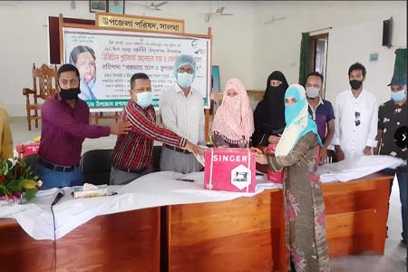 সালথায় আলোচনা সভা ও সেলাই মেশিন বিতরণ