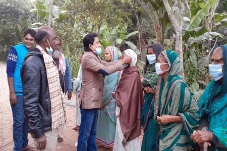 শীতবস্ত্র বিতরণকালে প্রিন্স রিপন বলেন, করোনাকালীন সময় থেকে অসহায় মানুষের পাশে দাড়িয়েছি। ভবিষ্যতেও থাকবো। আমার শীতবস্ত্র বিতরণ অব্যাহত থাকবে।