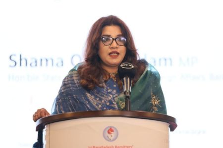সরকার তিন লাখ টাকার মধ্যে অভিবাসন ব্যয় কমিয়ে আনার চেষ্টা করছে – প্রতিমন্ত্রী