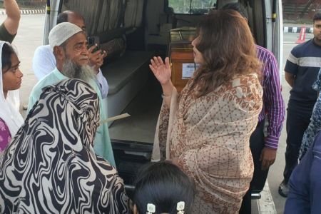 ইরাকে ক্ষেপণাস্ত্র হামলায় নিহত প্রবাসীর মরদেহ গ্রহণ পররাষ্ট্র প্রতিমন্ত্রীর