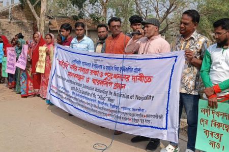 মৃত্যুর মুখে শ্যামনগরের ‘আইবুড়ি’ নদী