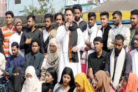 শেখ হাসিনার ফাঁসি দেখতে চায়