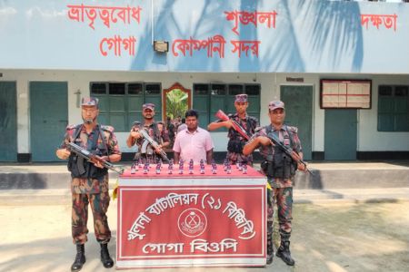শার্শার গোগা সীমান্ত এলাকায় বিজিবি অভিযানে ভারতীয় নেশা জাতীয় সিরাপসহ আটক-১