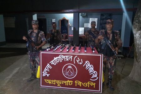 শার্শার অগ্রভূলাট সীমান্ত এলাকায় বিজিবি অভিযানে মাদকদ্রব্য উদ্ধার