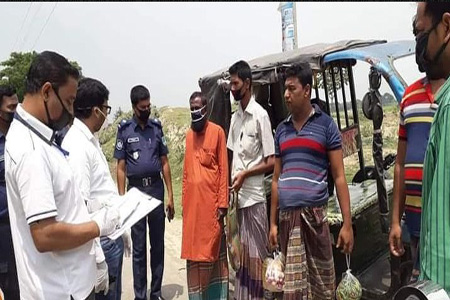 শার্শায় অনিয়মের অভিযোগে ভ্রাম্যমান আদালতের জরিমানা আদায়