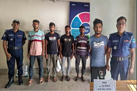 মাদক ও পরোয়ানাভুক্ত আটক-৫