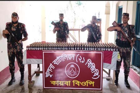 সীমান্তে ৫০৭ বোতল ভারতীয় উইনসেরেক্স সিরাপ আটক