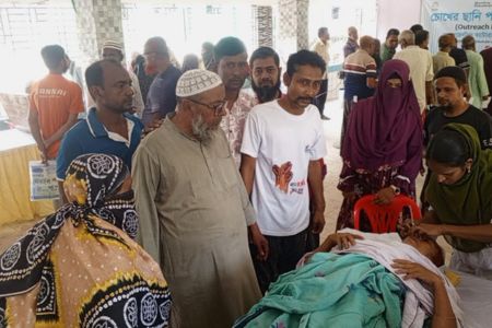 আন্তর্জাতিক শ্রমিক দিবস উপলক্ষে সাতক্ষীরায় দিনব্যাপী ফ্রি চক্ষু চিকিৎসা ক্যাম্প অনুষ্ঠিত