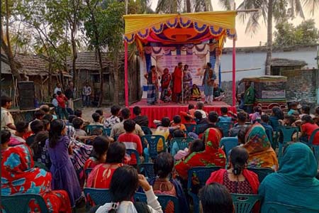 নাটক-গানের মাধ্যমে সচেতনতামূলক