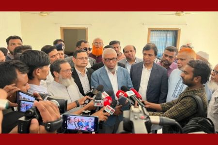 সৌদিতে হামলায় ক্ষতিগ্রস্ত প্রবাসীদের সার্বক্ষণিক খোঁজ রাখা হচ্ছে – প্রবাসী কল্যাণ মন্ত্রী