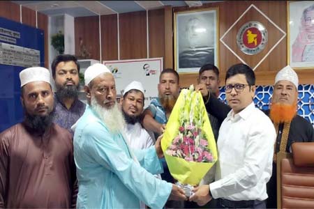 নবাগত ইউএনও’কে বীজ ও সার ডিলার সমিতি’র শুভেচ্ছা