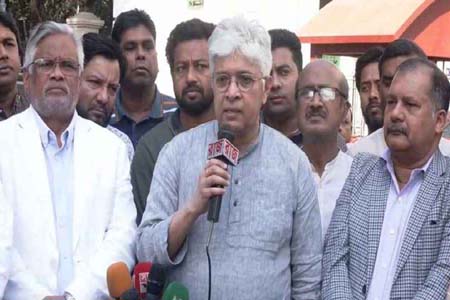 স্বৈরাচার প্রতিরোধ দিবসে শহীদদের প্রতি শ্রদ্ধা নিবেদন