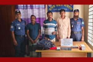 পুলিশের অভিযানে প্রতারক চক্রের ৩ সদস্য আটক, নগদ টাকাসহ আলামত উদ্ধার