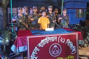 শার্শায় ৭ কোটি ৬৭ লাখ টাকার স্বর্ণের বারসহ আটক ১