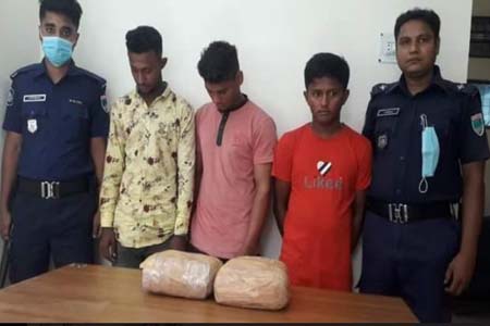 যশোরের ঝিকরগাছায় গাঁজাসহ তিন মাদক পাচারকারী আটক