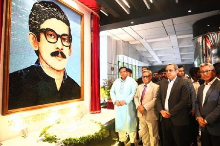 বহুমাত্রিক সৃষ্টিশীল প্রতিভার অধিকারী