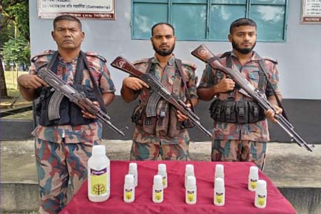  সিমান্তে বিজিবির অভিযানে কসমেটিক্স সামগ্রী আটক