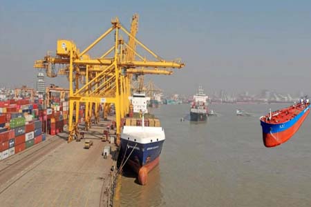 দেশে পৌঁছেছে চারটি জাহাজ