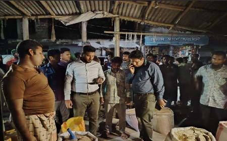 কার্ডের চাউল উদ্ধার