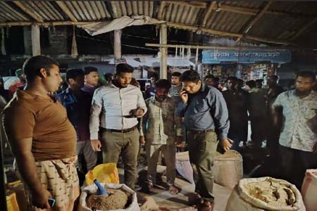 কার্ডের চাউল উদ্ধার