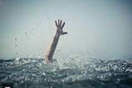sink under water
