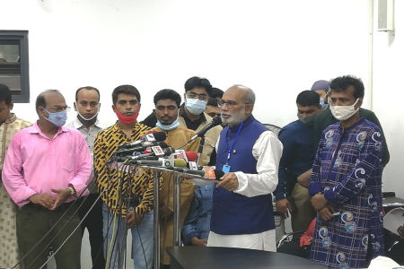 অনাকাঙ্ক্ষিত ঘটনা গণমাধ্যম ও রাষ্ট্রের মাঝে দূরত্ব সৃষ্টি করবে না  -শ ম রেজাউল করিম