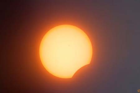 পূর্ণগ্রাস সূর্যগ্রহণ