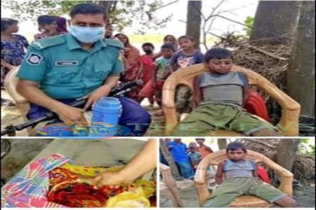 হাসুয়া দিয়ে মায়ের বুকে কোপ