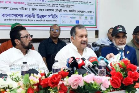 বিগত সরকারের লুটপাটের কারণে আমরা ঋণের বিশাল বোঝা পেয়েছি - তথ্যমন্ত্রী