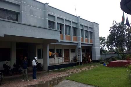 প্রতিবেশীর দায়ের কোপে ঘটনাস্থলে ১ব্যাক্তি নিহত