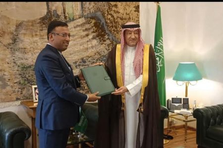 সৌদি পররাষ্ট্র উপমন্ত্রীর সাথে প্রধানমন্ত্রীর পররাষ্ট্র বিষয়ক উপদেষ্টার বৈঠক