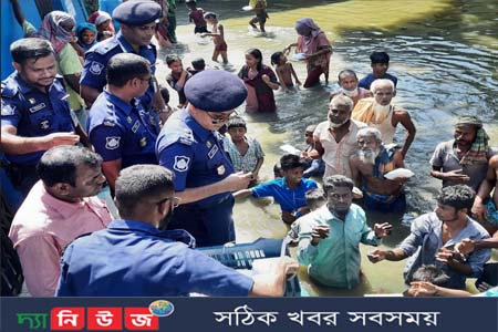 নবীগঞ্জে বন্যার্তদের পাশে হবিগঞ্জের এসপি এসএম মুরাদ আলি