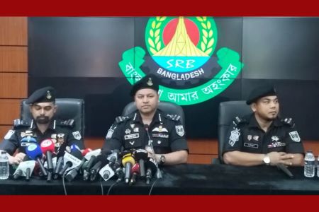 আইনি ঝামেলা ছাড়াই পুরস্কৃত হবেন লুণ্ঠিত ও অবৈধ অস্ত্রের তথ্যদাতা – এসআরবি