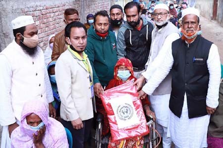 সৃষ্টি হিউম্যান রাইটস্ সোসাইটি পক্ষ থেকে ৩০০পরিবারের মাঝে শিতের কম্বল বিতরণ