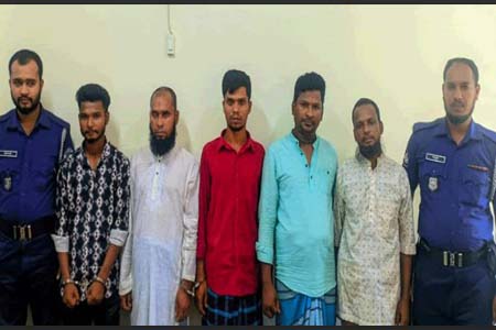 পাথর লুটের ঘটনায় ৫ জন আটক