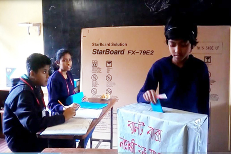 নাগেশ্বরীতে প্রাথমিক বিদ্যালয়ে স্টুডেন্স কেবিনেট নির্বাচন অনুষ্ঠিত