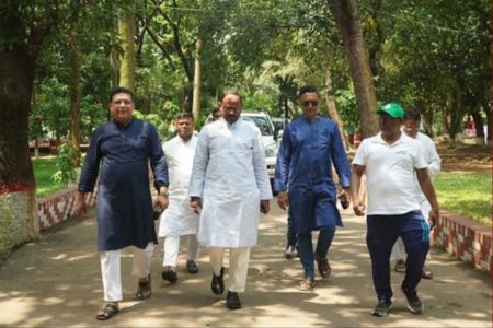 জাতীয় চিড়িয়াখানায় আকস্মিক পরিদর্শনে মৎস্য ও প্রাণিসম্পদ প্রতিমন্ত্রী