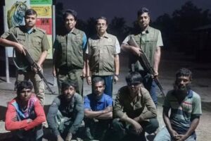 সুন্দরবনের অভয়ারণ্যে বেআইনি প্রবেশ, মাছ আহরণ: ট্রলারসহ ৫ জন গ্রেপ্তার