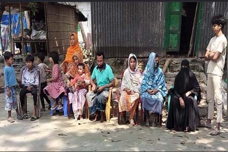 মানবেতর জীবনে জাকির