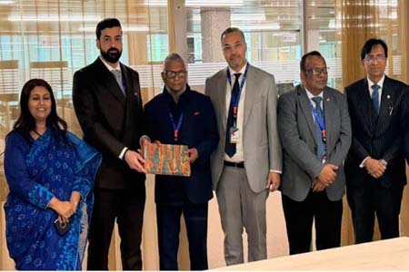 সৌদি মানবসম্পদ বিষয়ক উপমন্ত্রীর সাথে প্রবাসী কল্যাণ ও বৈদেশিক কর্মসংস্থান মন্ত্রীর বৈঠক