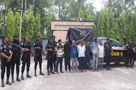 সিলেটে ট্রেনের টিকিটসহ ৭ কালোবাজারি গ্রেপ্তার