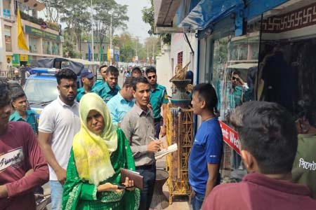 ফুটপাত দখলমুক্ত করতে সিসিকের অভিযান, জরিমানা আদায়