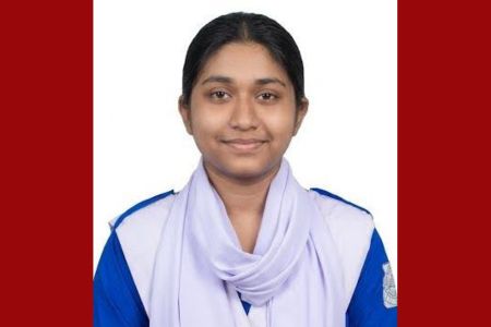 এসএসসিতে গোল্ডেন এ প্লাস পেলো ঝিকরগাছার তাসনিয়া তাবাসসুম : মানবিক ডাক্তার হওয়ার স্বপ্ন