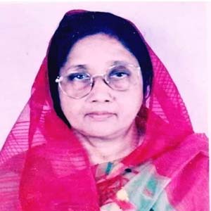 আচরণবিধি লঙ্ঘনের অভিযোগে স্বতন্ত্র প্রার্থী তাহমিনা বেগমকে আদালতে তলব